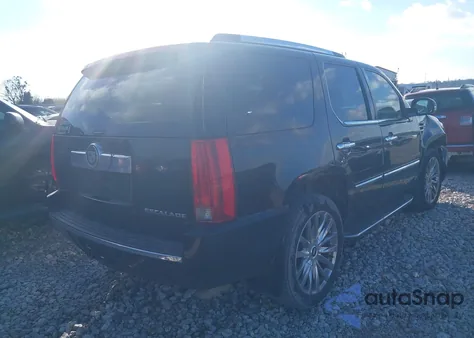 2007 Cadillac Escalade Standard z USA, uszkodzony, nr VIN 1GYFK63887R410392